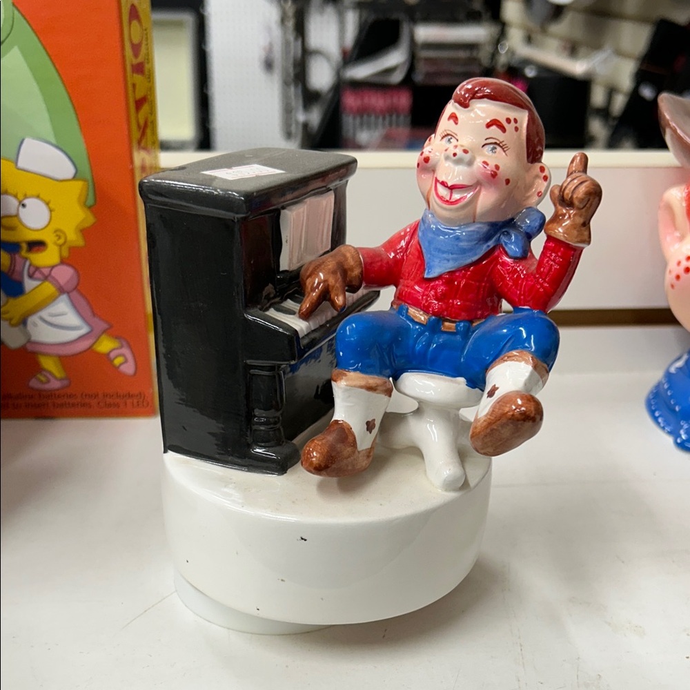 Howdy Doody Figurine with Piano Music Box - Works & plays music